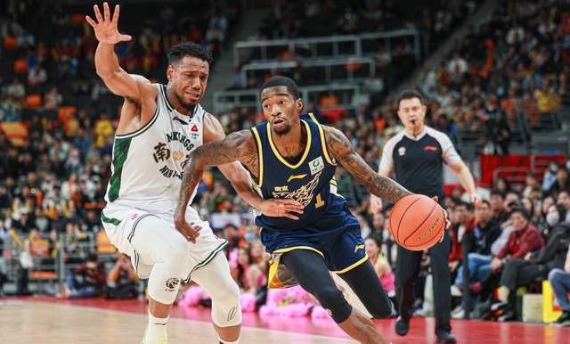 开云中国-CCTV5直播！广东VS同曦拒绝爆冷，三外援长驱直入，杜锋全面练兵