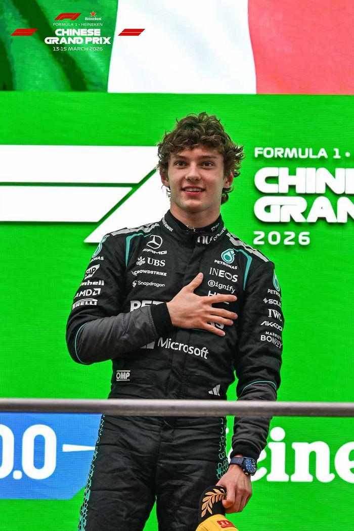 开云中国-F1中国大奖赛19岁安东内利夺冠，新王者背后的规则变革